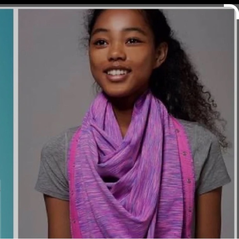 Ivivva village chill scarf